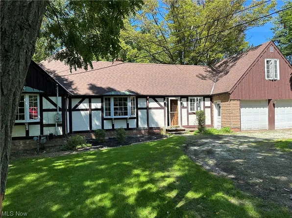 32325 Eddy Rd, Willoughby Hills, OH 44094