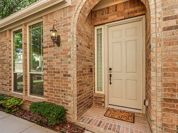 3rd image of 231 Carrington Ln