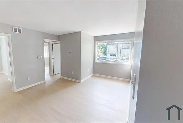 5 bed, 1600 sqft, $6,500 — Photo 3