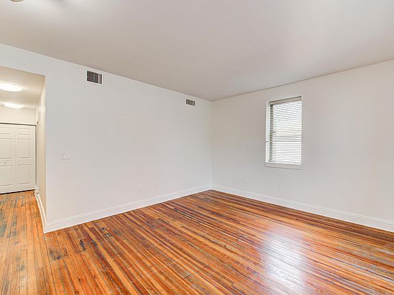 5th image of 919 N Pennsylvania St #102