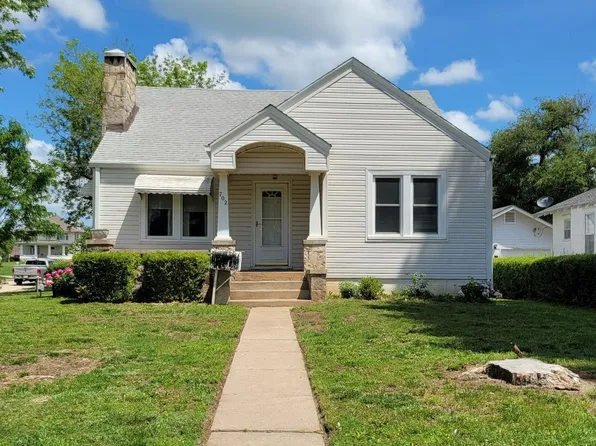 702 E 2nd St, Eureka, KS 67045
