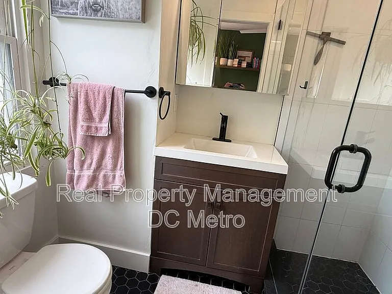 1711 Lang Pl NE — Photo 10