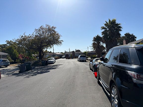 4th image of 282 Eureka Ct