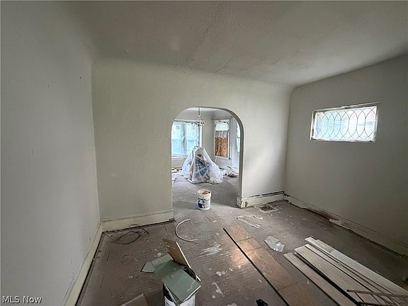 4th image of 10708 Grantwood Ave