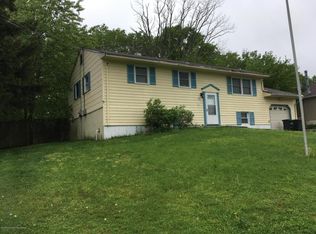 17 Hampton Rd, Howell, NJ 07731