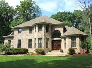 9171 Kelly Lake Dr, Clarkston, MI 48348