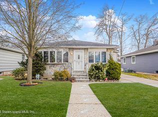 227 Fairbanks Ave, Staten Island, NY 10306