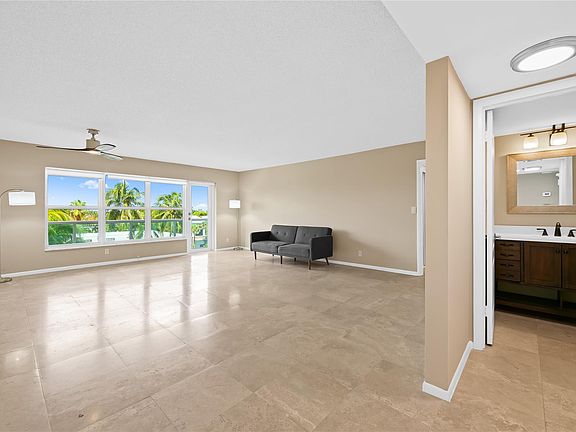 2nd image of 3900 Galt Ocean Dr APT 309
