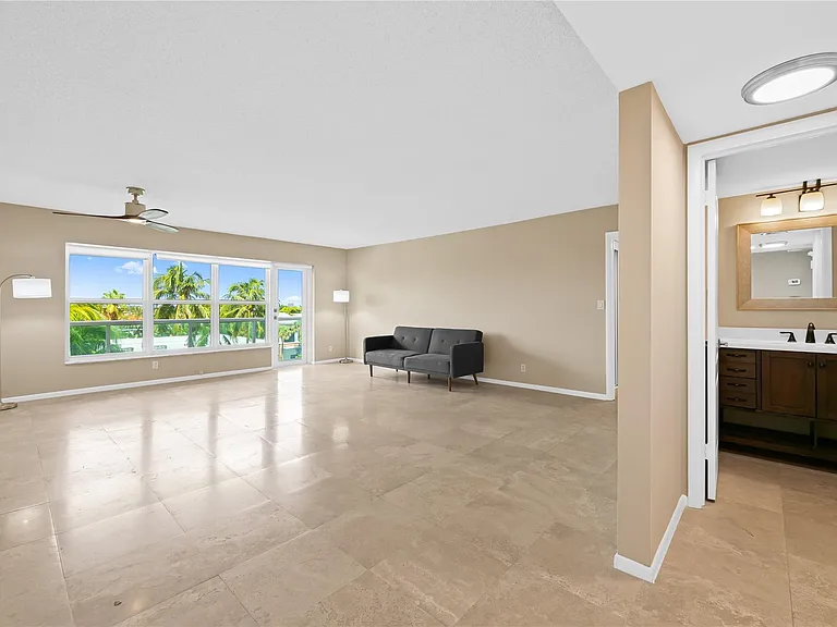 3900 Galt Ocean Dr #309 — Photo 2