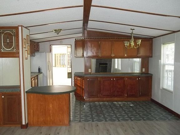 5th image of 107 Autumn Wood Ln