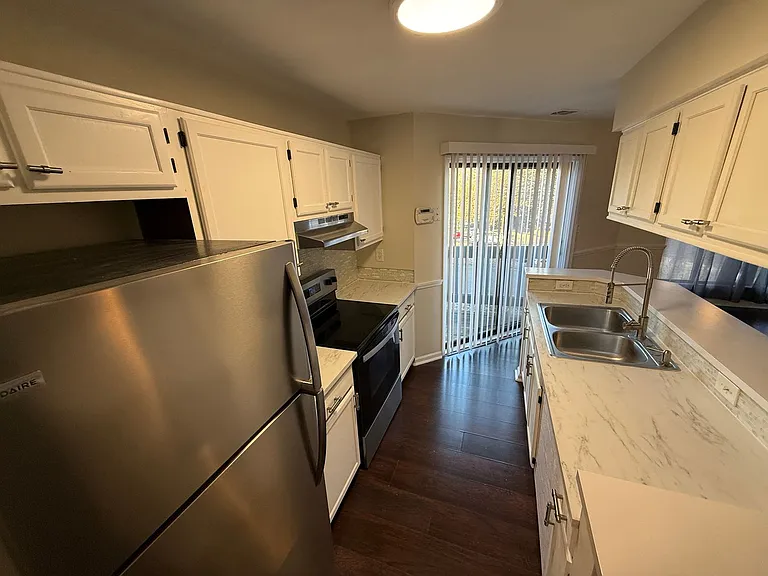 8202 Cedar Glen Dr — Photo 6