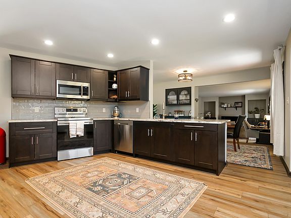 3rd image of 12030 W James Ave