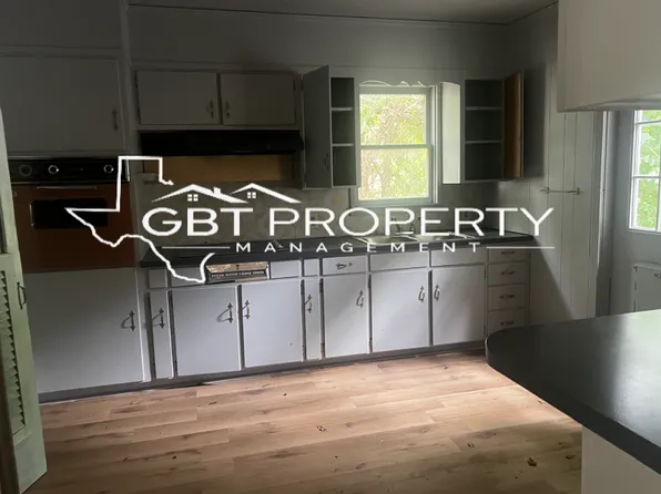 811 W Navasota St, Groesbeck, TX 76642