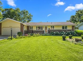 935 Ruth Dr, Elgin, IL 60123