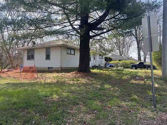 3rd image of 300 Bethesda Dr