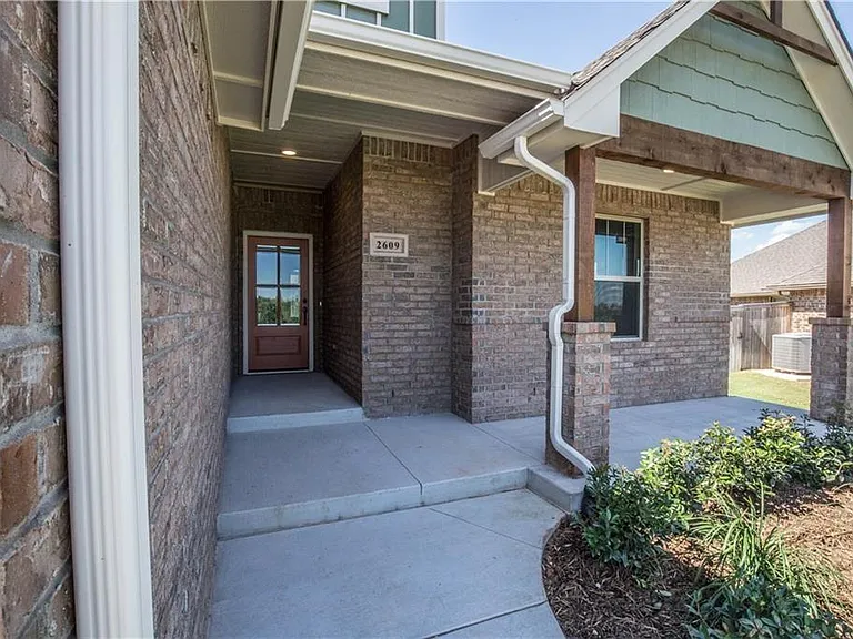 2609 Foxglove Ln — Photo 10