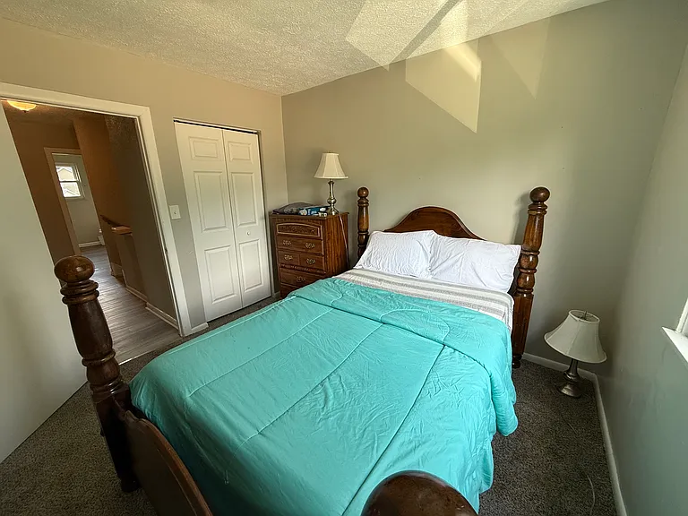 Third Bedroom - Full size bed