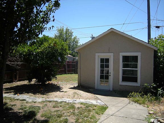 3rd image of 113 Luzena Ave