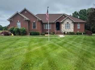 225 Larkspur Ln, Paducah, KY 42003
