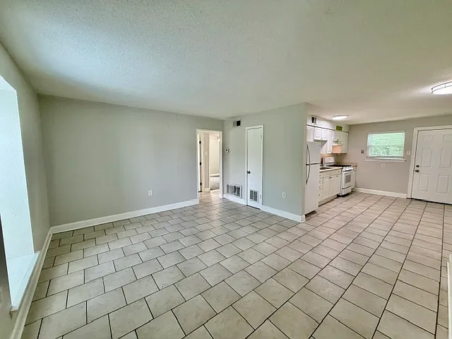 212 Omega St #D — Photo 1