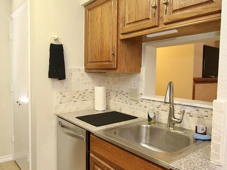 9113 S Urbana Ave #8-C — Photo 13