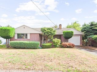 10436 35th Ave SW, Seattle, WA 98146