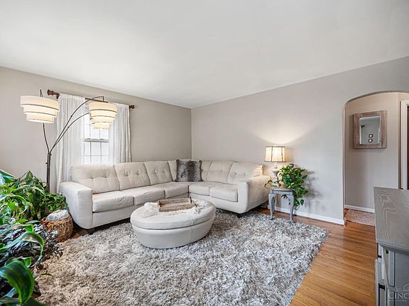 4th image of 1460 Hill Ave