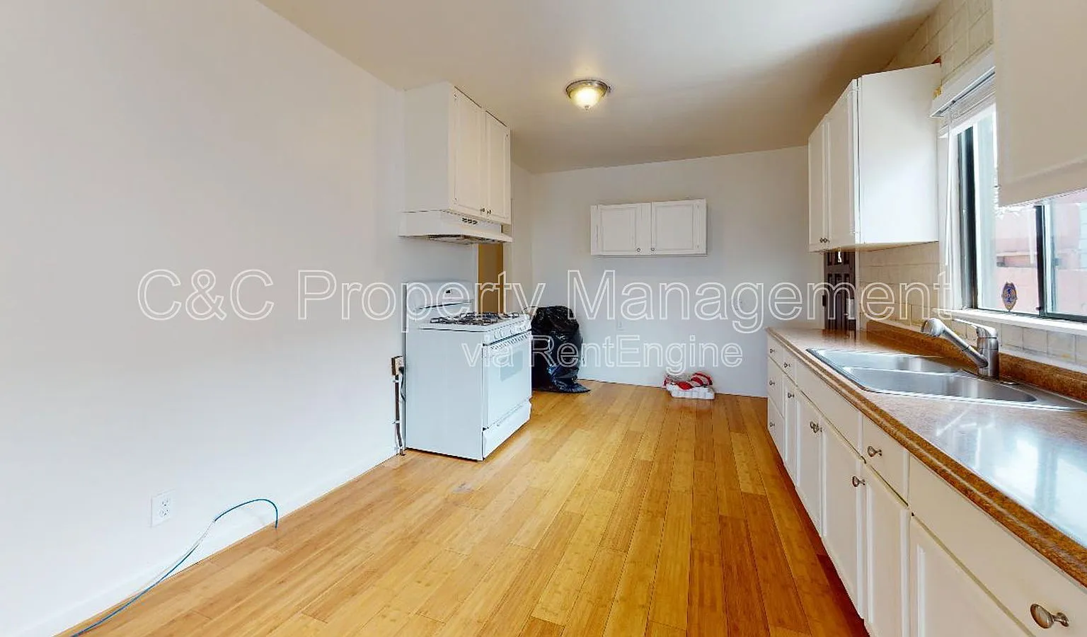 3 bed, 1.5 bath, 1818 sqft, $3,300 — Photo 1