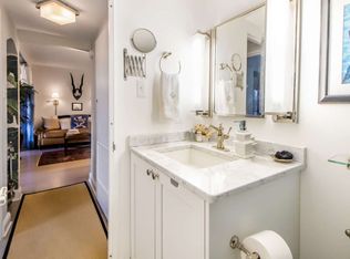 8315 N Brook Ln APT 704, Bethesda, MD 20814