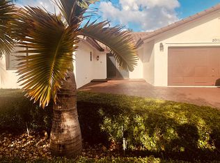 20113 NW 64th Ave, Hialeah, FL 33015