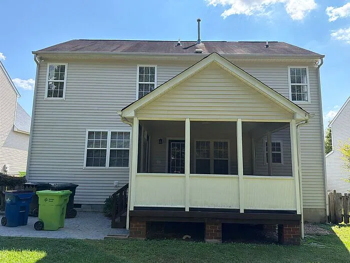 3 bed, 2.5 bath, 2165 sqft, $2,400 — Photo 2