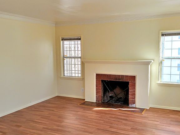 Living room With Fireplace