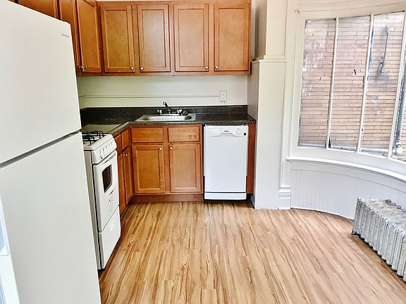 3rd image of 5548 Forbes Ave APT 1