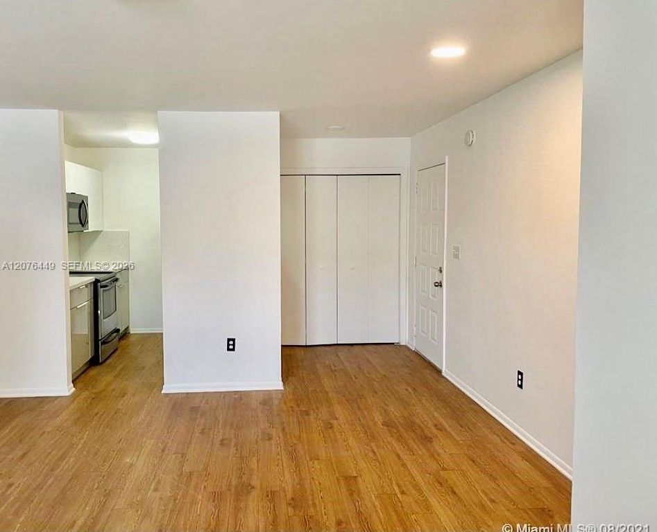 4421 W McNab Rd APT 20, photo 2
