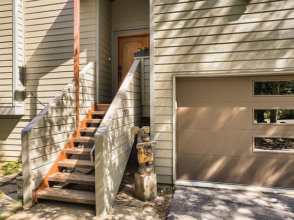 2nd image of 792 S 7th Avenue