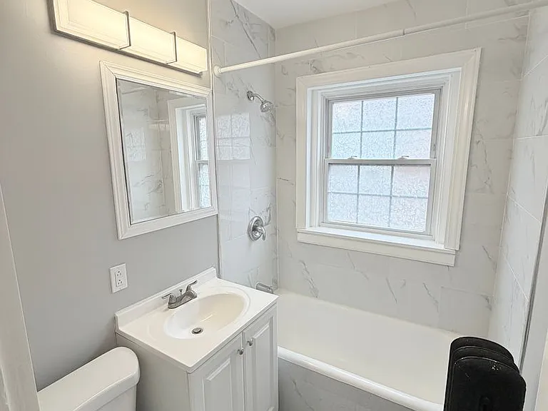 Brick House — Photo 9