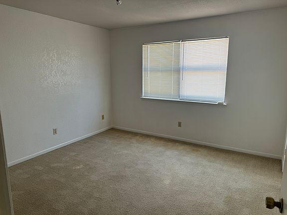 5th image of 3406 Victoria Cir APT C