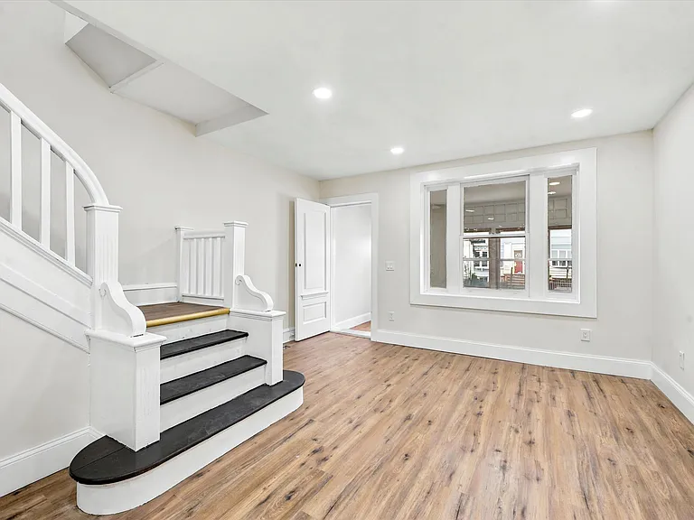 1712 S 55th St — Photo 22