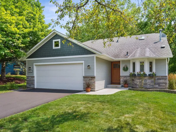 1050 Wedgewood Ln N, Saint Paul, MN 55123