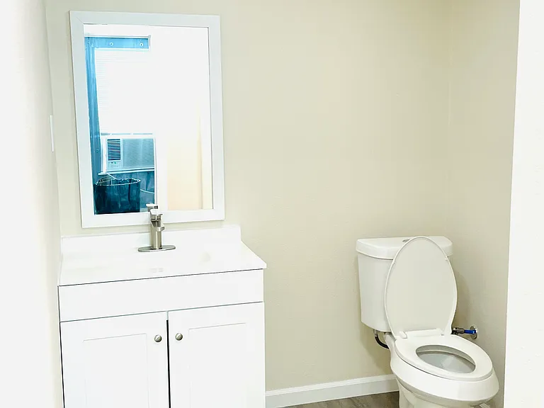 1203 Harrington Ave #C — Photo 10