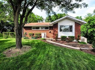 222 Hart Dr, Pittsburgh, PA 15235