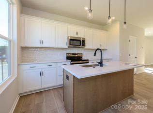 5711 Castlerea Dr, Charlotte, NC 28217