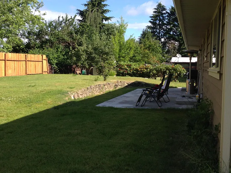 1017 Lynnwood Ave NE — Photo 13