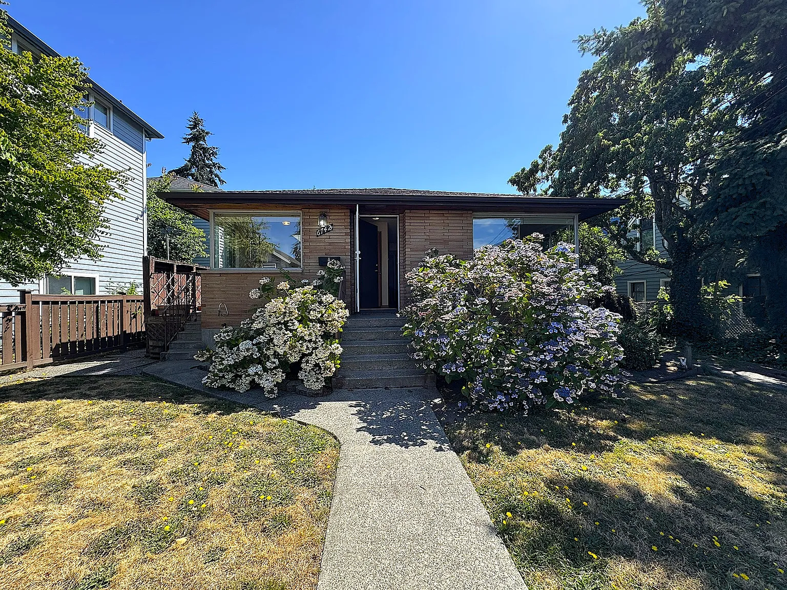 3 bed, 1.5 bath, 1500 sqft, $2,900 — Photo 1