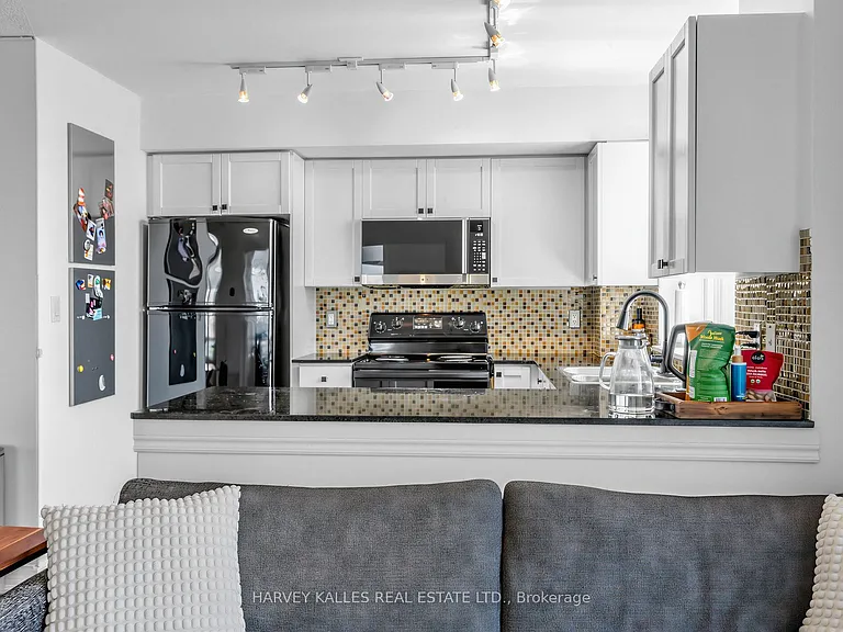 1369 Bloor St W #905 — Photo 9
