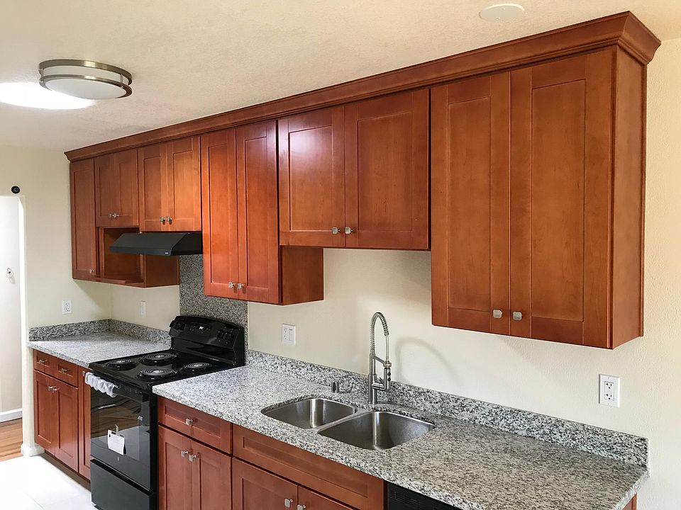 1st image of 20 Vance Ln