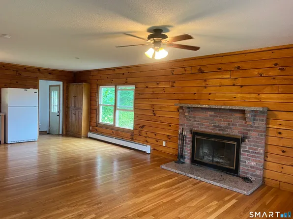 698 Leetes Island Rd, Branford, CT 06405