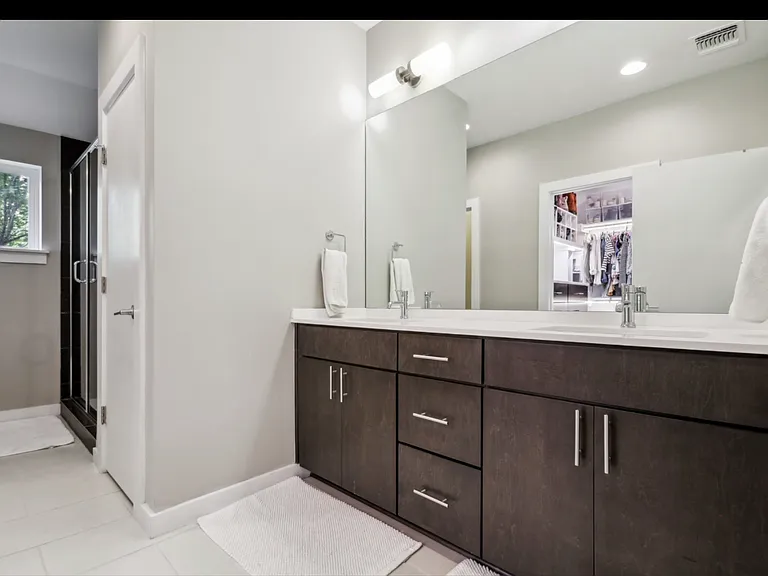 3001 Del Curto Rd — Photo 10