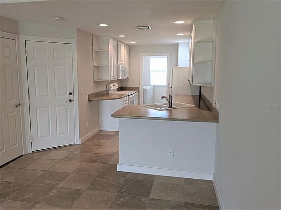 3rd image of 1719 Burgos Dr