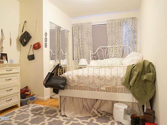2nd image of 166 E 91st St APT 3A